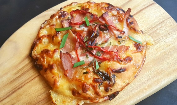 Pizzetta – Maple Bacon & Bird’s Eye Chili